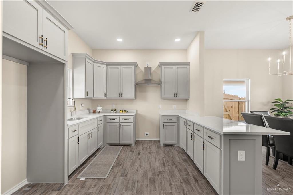 Photo 4 of 18032 Spruce Street