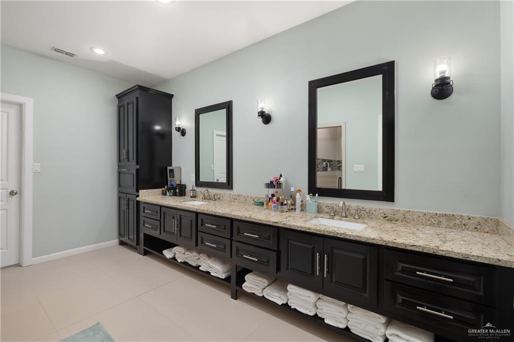 Photo 8 of 1505 Yarely Street