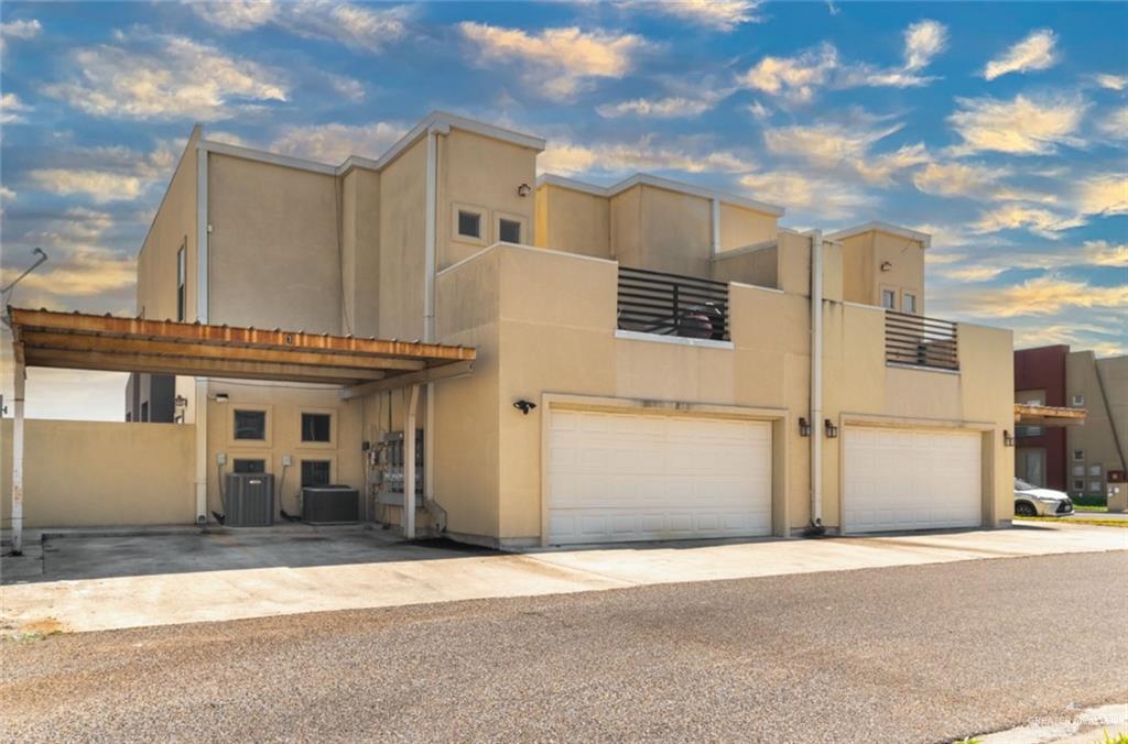 Photo 2 of 1321 Camellia Avenue #4