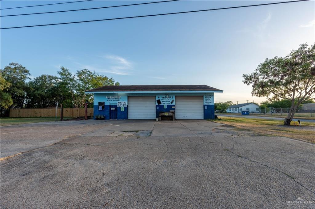 Photo 2 of 890 Milam Street