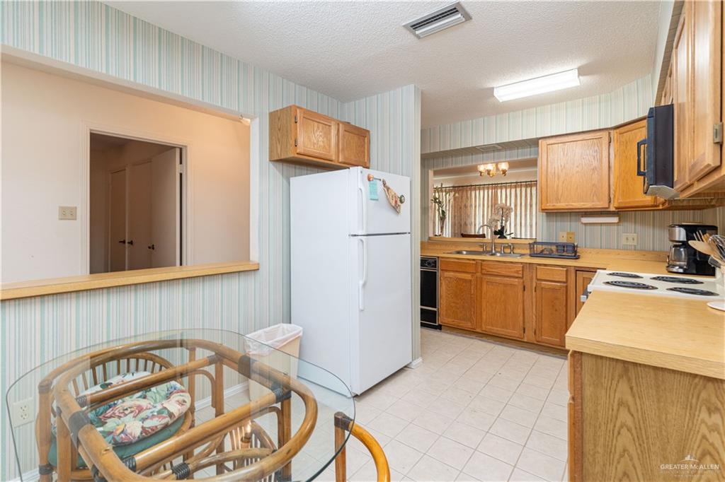 Photo 4 of 4116 Camellia Court