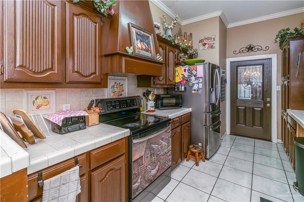 Photo 4 of 1405 La Ciniega Drive