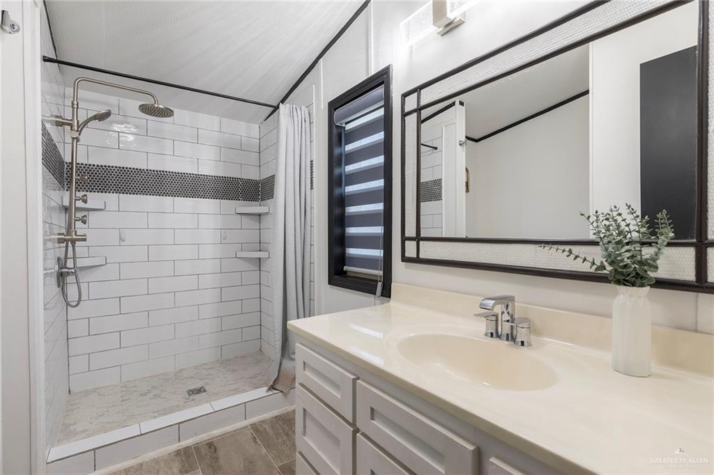 Photo 11 of 2813 Montgomery Drive