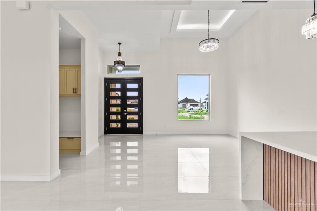 Photo 4 of 3006 Truman Avenue