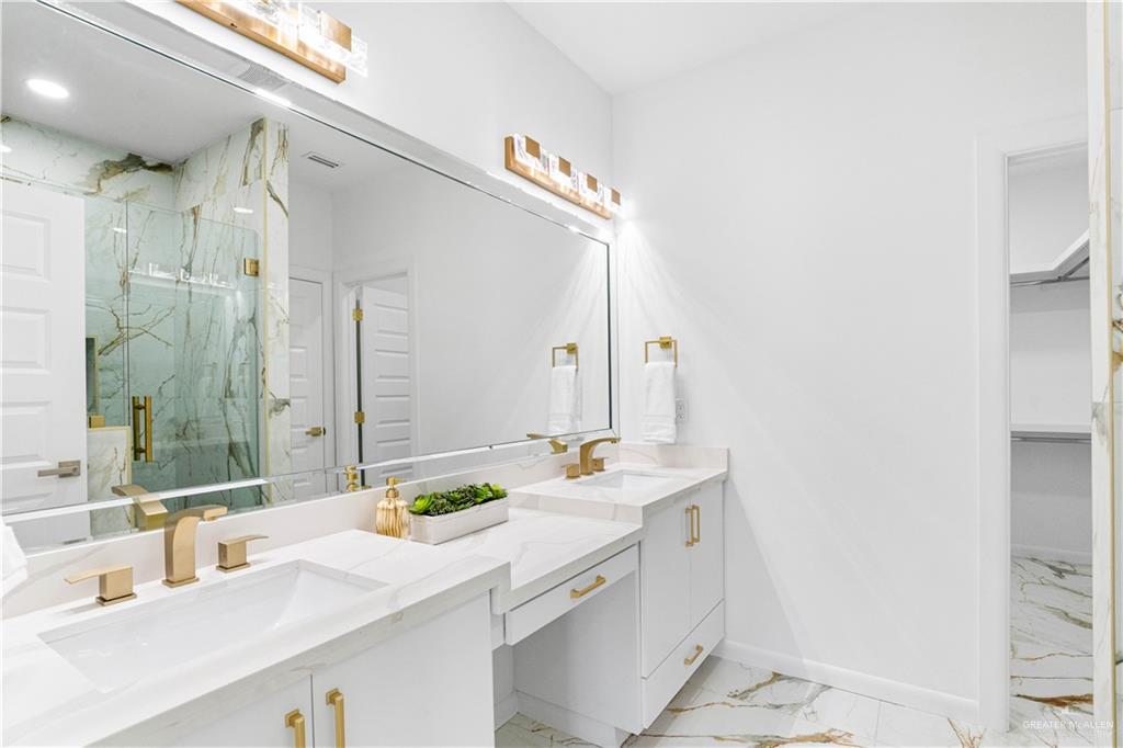 Photo 17 of 803 Corales Street