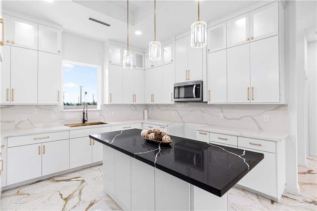 Photo 9 of 803 Corales Street