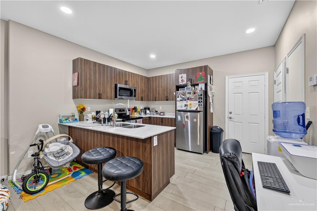 Photo 6 of 3100 Kenwood Street