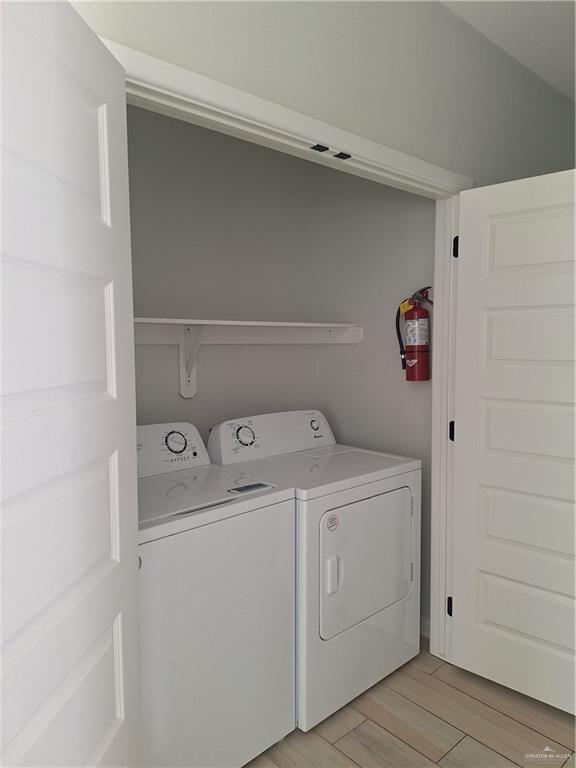 Photo 4 of 1019 Clarence Avenue #2