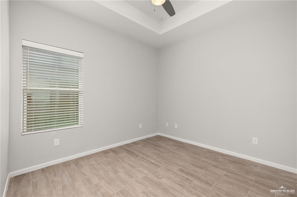 Photo 17 of 1601 Hyatt Avenue #14