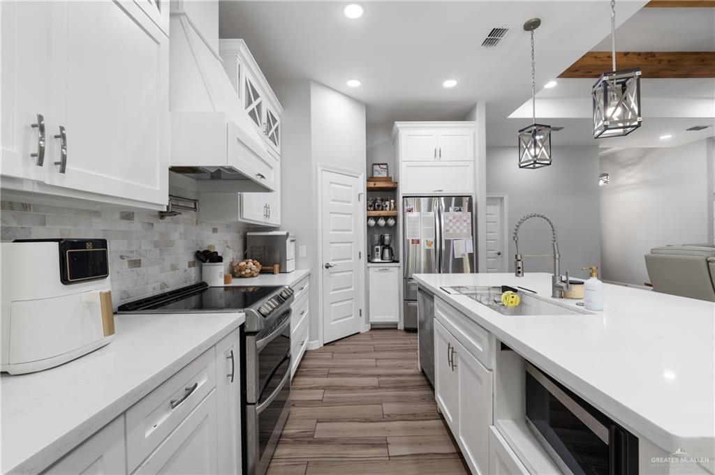 Photo 6 of 7818 Drury Lane