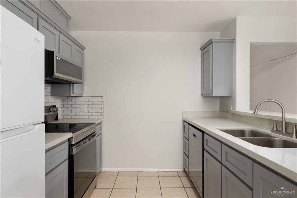 Photo 6 of 1609 Nassau Street
