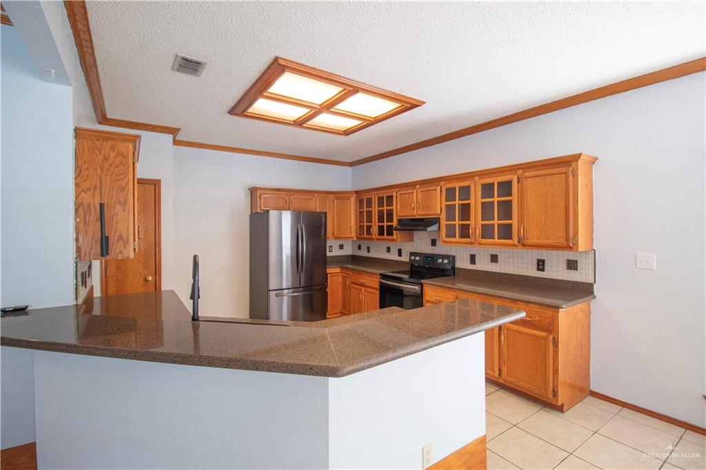 Photo 11 of 2105 Emory Avenue