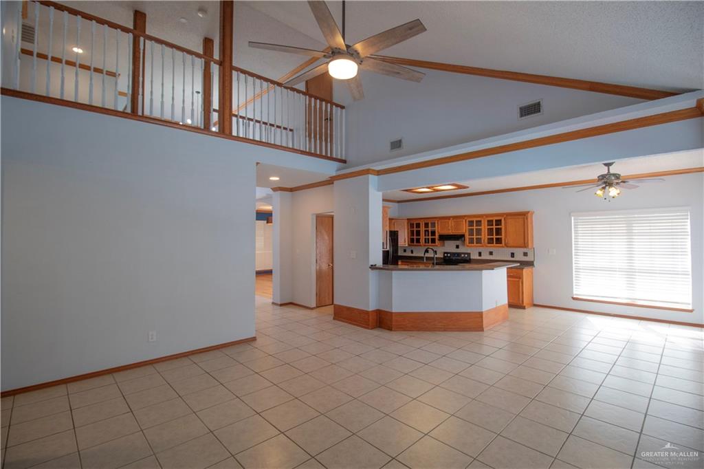 Photo 7 of 2105 Emory Avenue