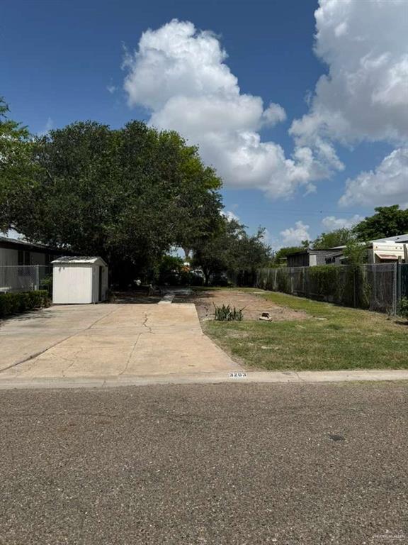Photo 4 of 3202 Dahlia Street