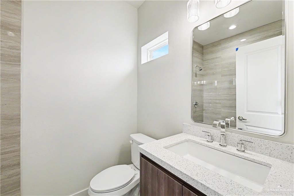 Photo 10 of 5800 Ozark Avenue #3
