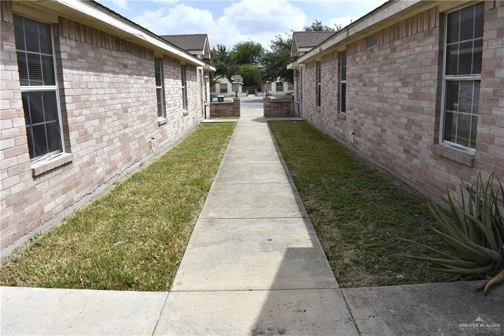 Photo 2 of 301 Albatross Avenue