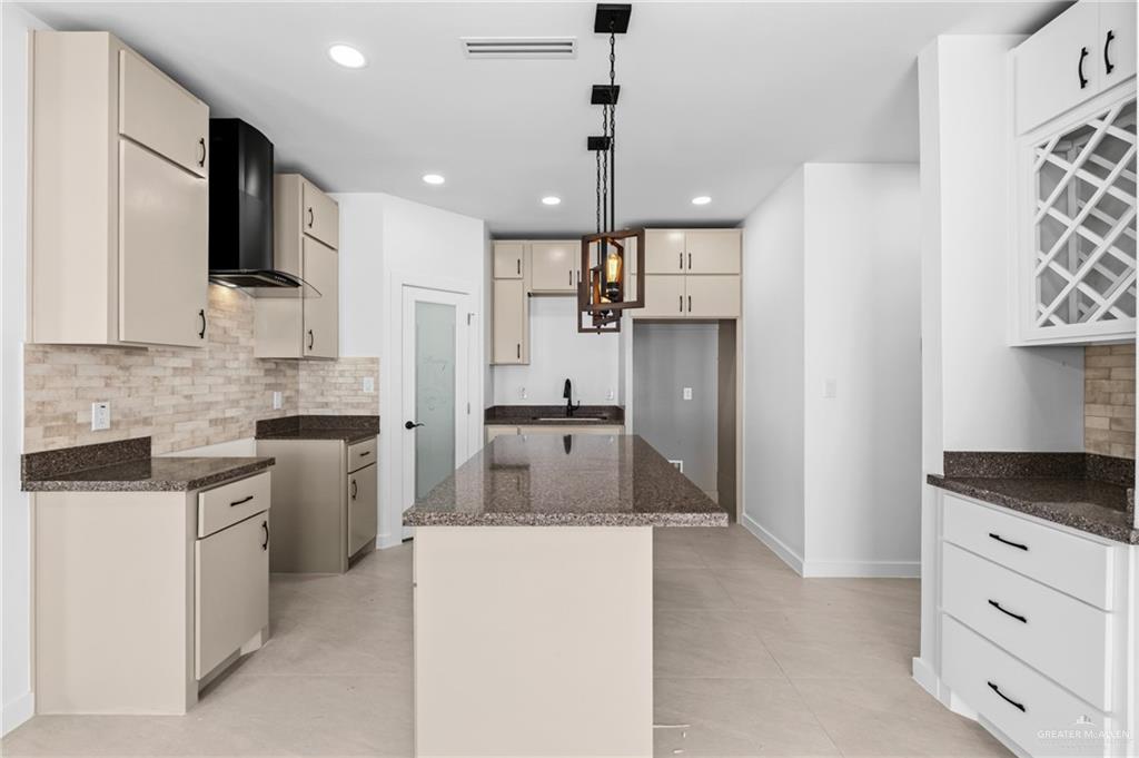 Photo 4 of 6311 Lancelot Drive