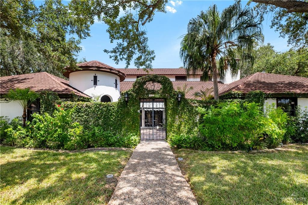Single Family home at 2714 Lake Shore Drive, Edinburg, Texas