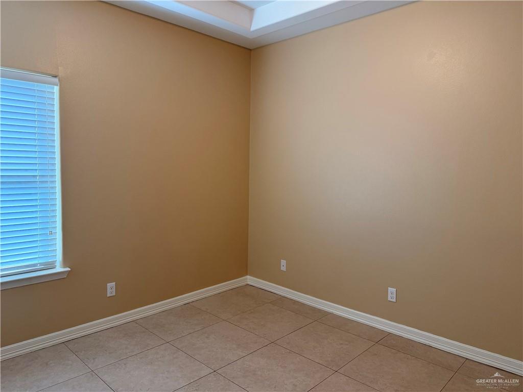 Photo 12 of 2600 Garfield Avenue #1