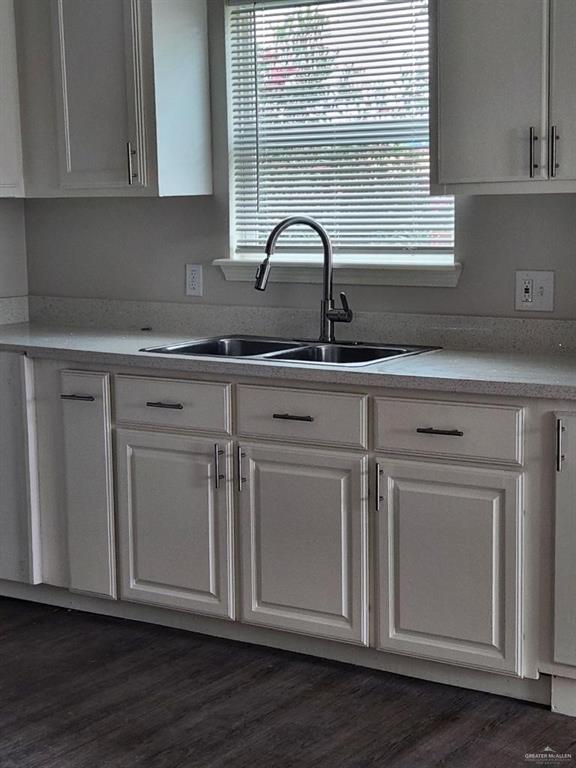 Photo 5 of 710 Closner Boulevard