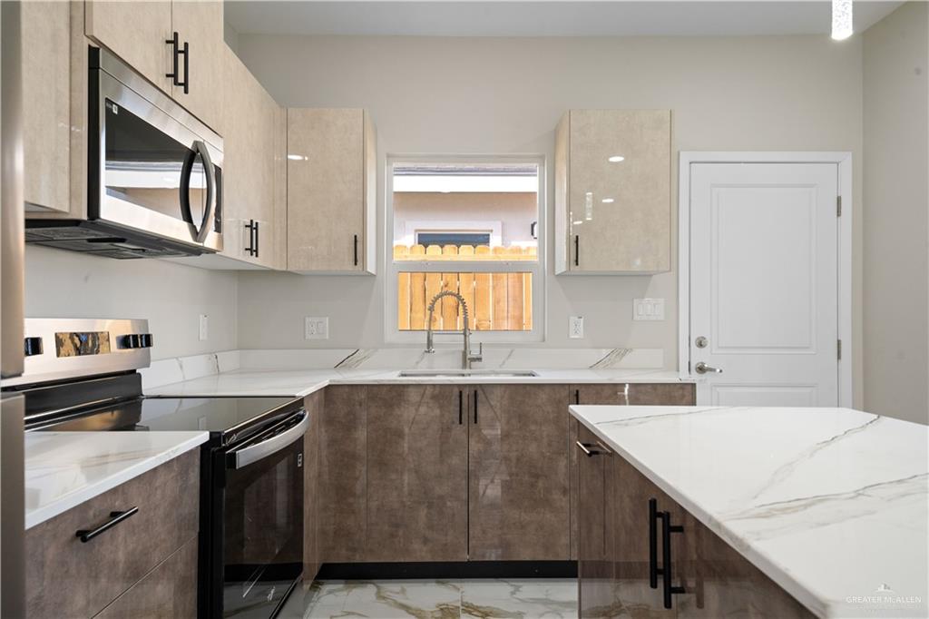 Photo 7 of 409 Onyx Drive