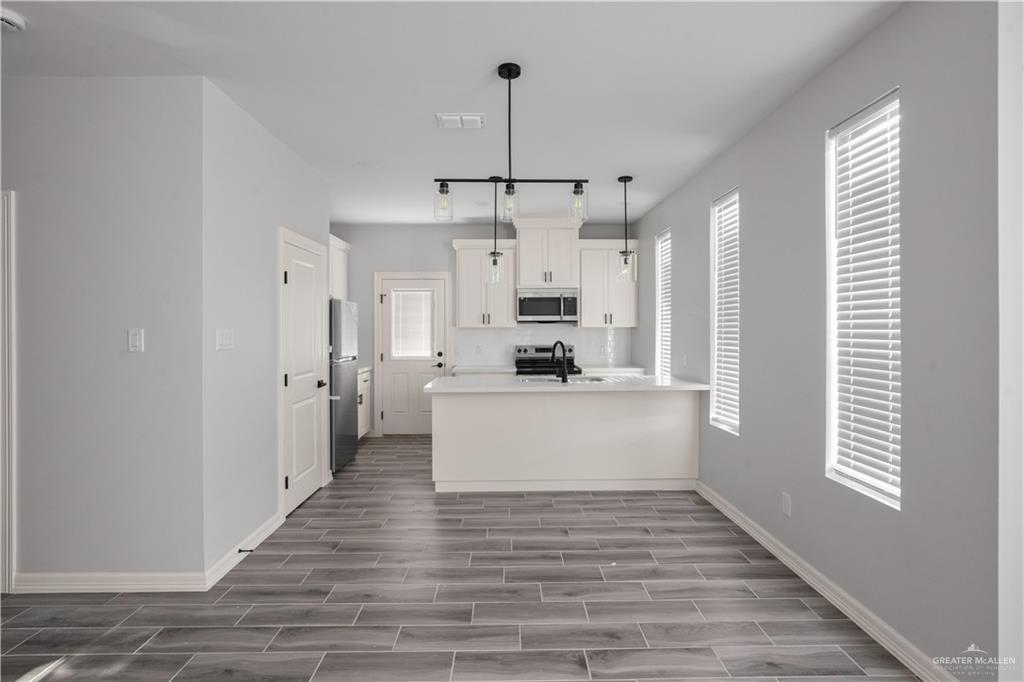 Photo 4 of 508 Onyx Avenue #3