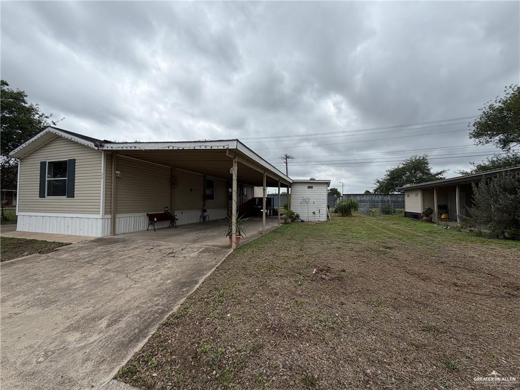 Photo 2 of 39 Blackhawk Avenue