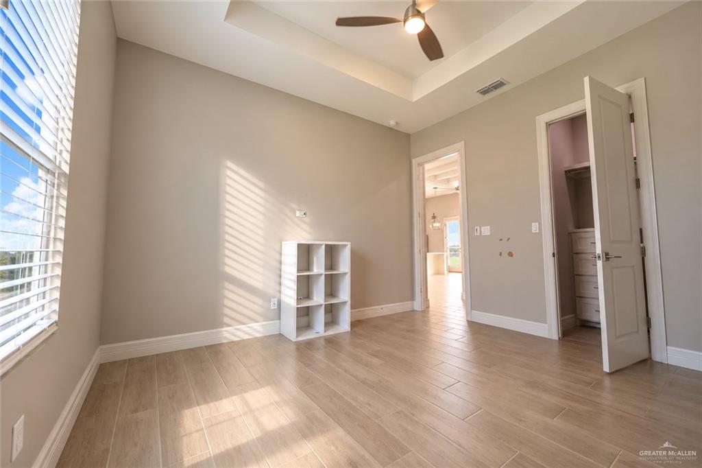 Photo 18 of 3909 Zenker Avenue