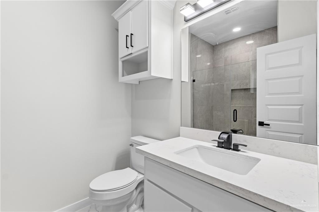 Photo 11 of 308 Valencia Drive