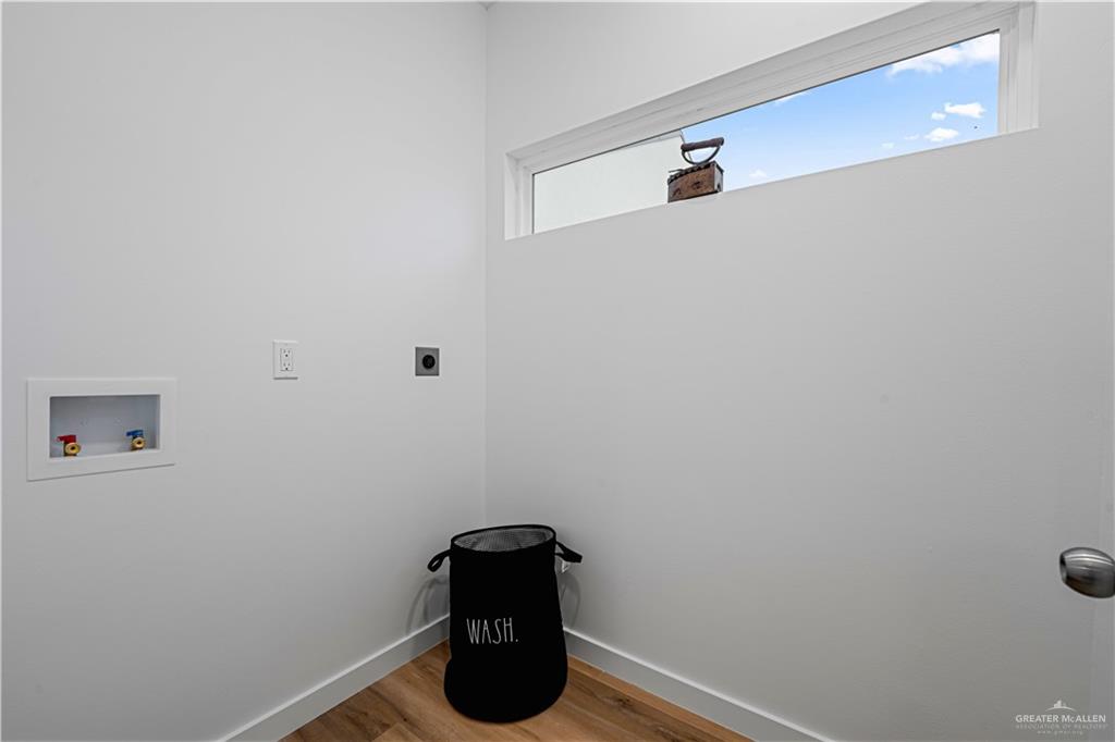 Photo 12 of 2641 Warbler Avenue
