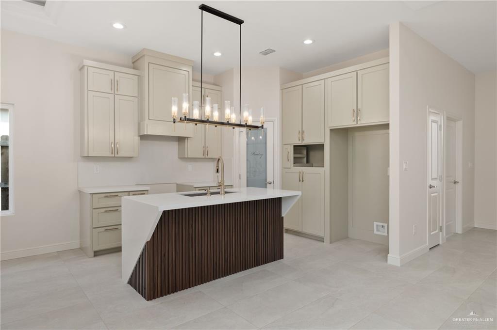 Photo 5 of 4905 Columbia Avenue