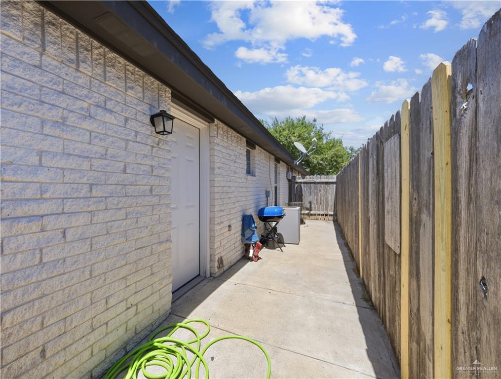 Photo 15 of 2213 Dahlia Street