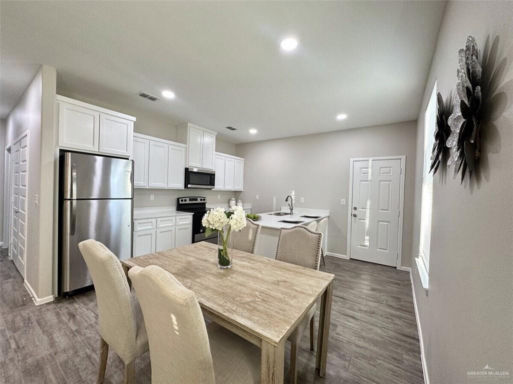 Photo 4 of 3302 Wolf Creek Avenue #2