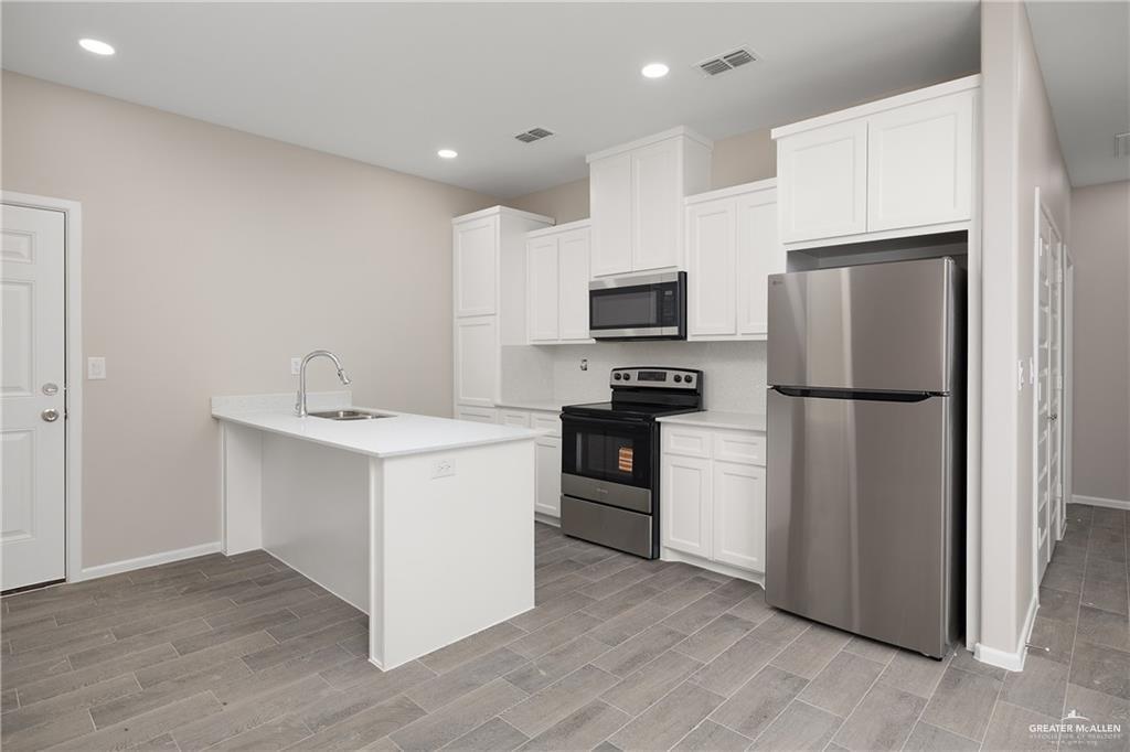 Photo 16 of 2708 Harrison Avenue #3