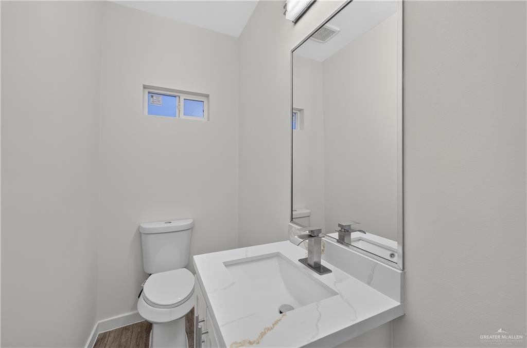 Photo 11 of 413 Leon Avenue