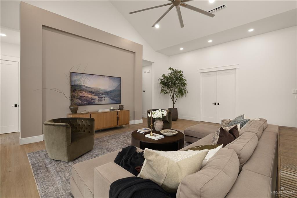 Photo 6 of 3019 Rockefeller Lane