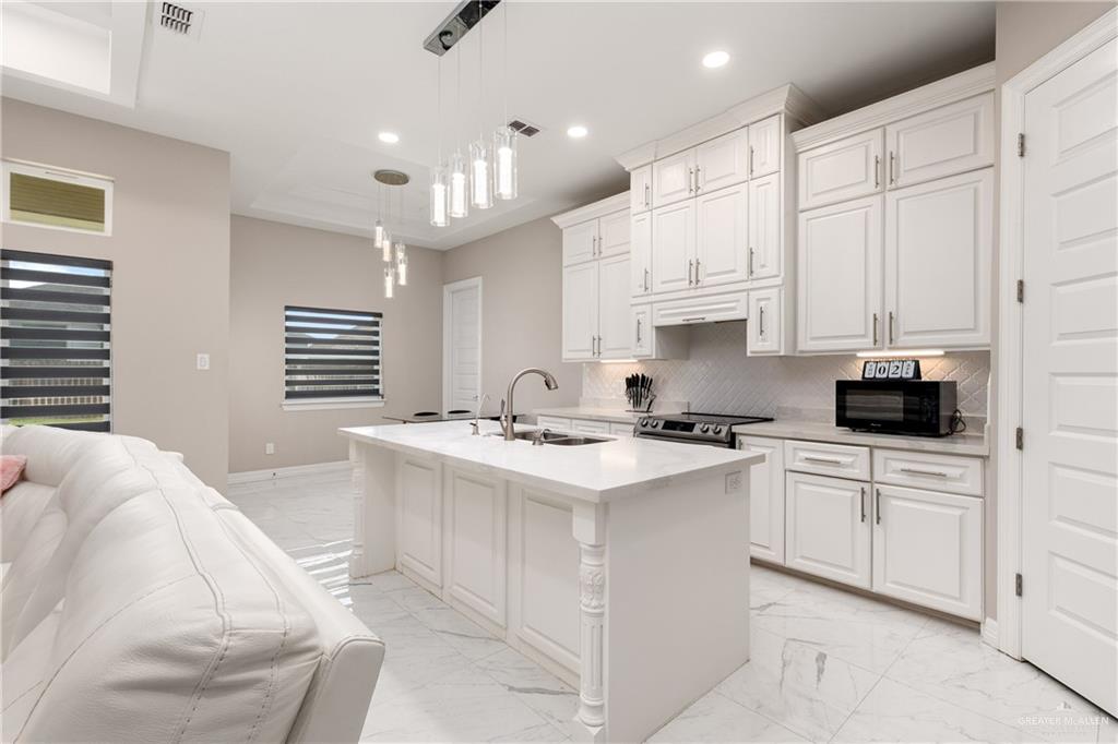 Photo 4 of 504 Garrision Drive