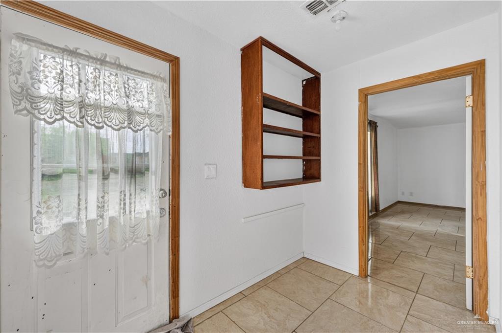 Photo 11 of 4006 Salinas Street