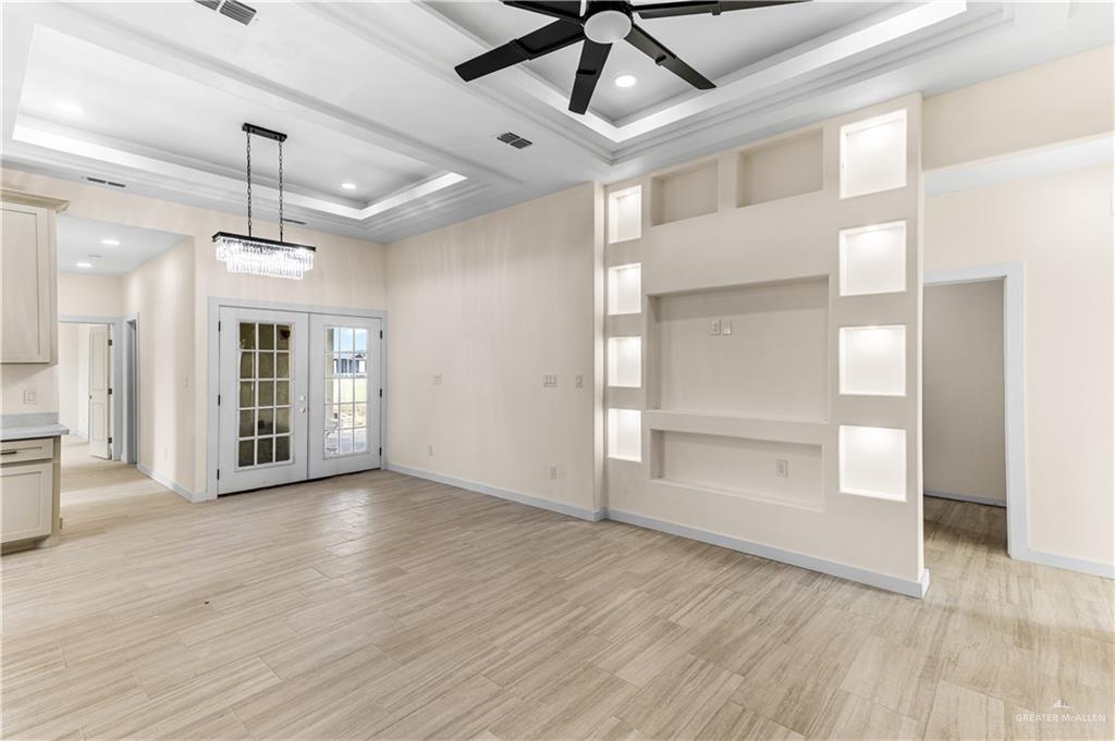 Photo 6 of 302 Barcelona Drive