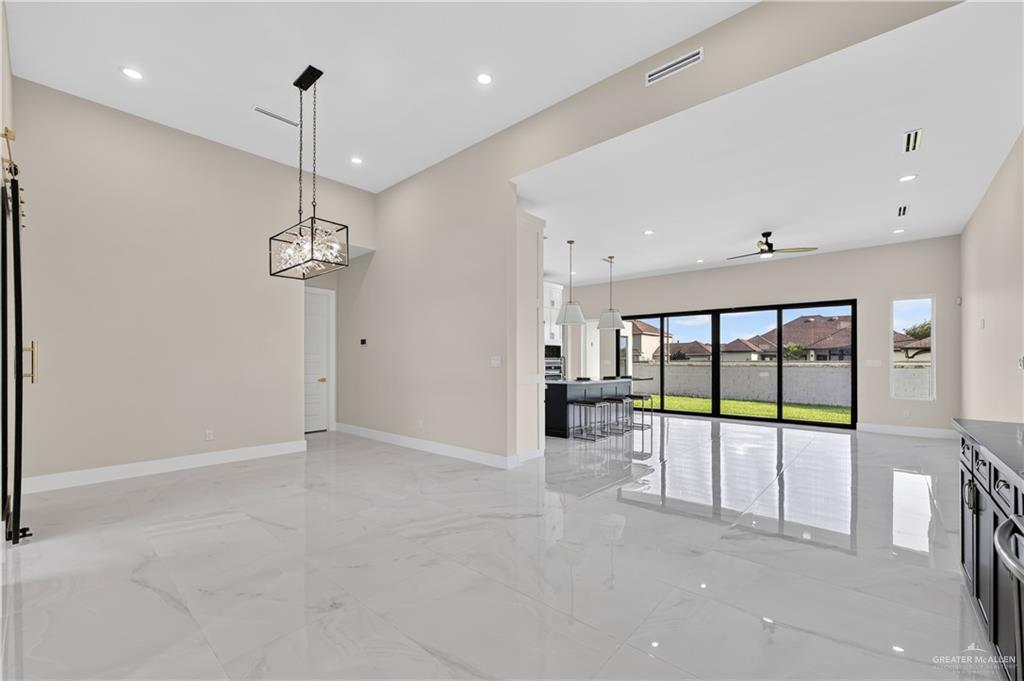 Photo 4 of 3421 Vendome Drive