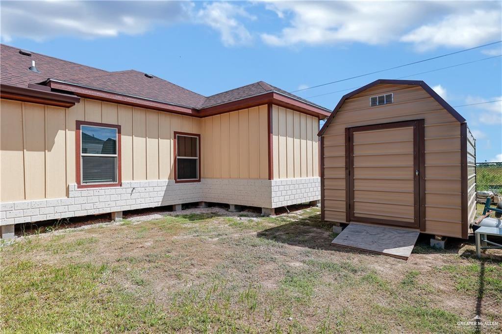 Photo 3 of 1116 Prado Drive