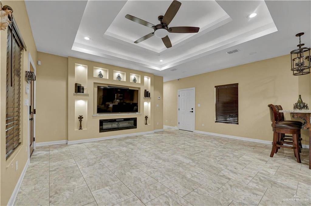 Photo 4 of 1116 Prado Drive