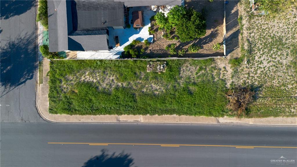 Photo 3 of 917 16 1/2 Street