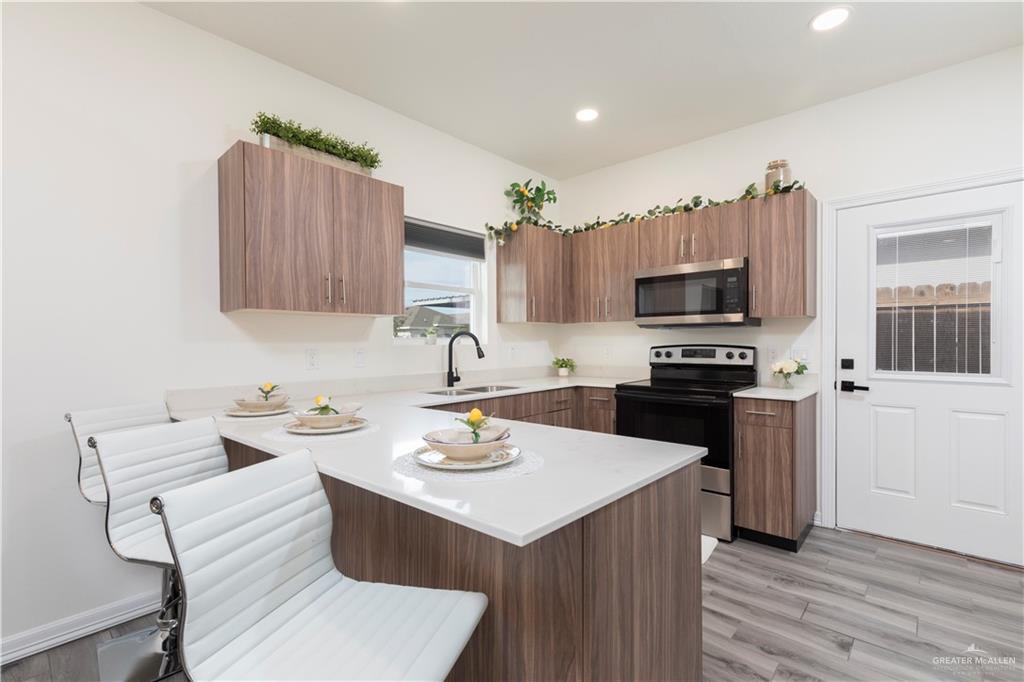 Photo 5 of 1006 Clarence Avenue #2