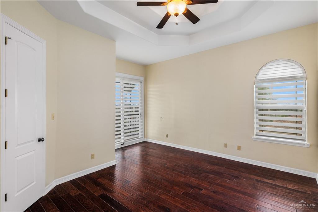 Photo 20 of 2806 Woods Drive South