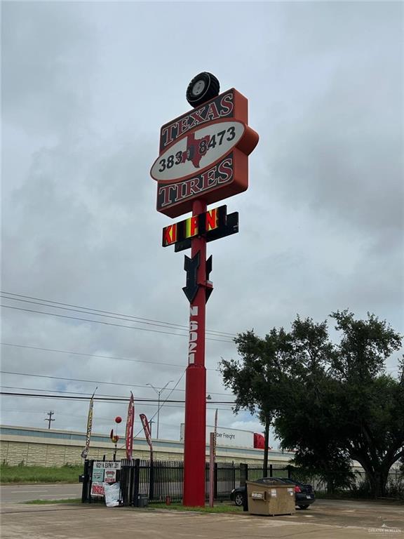 Photo 2 of 6021 EXPWY 281