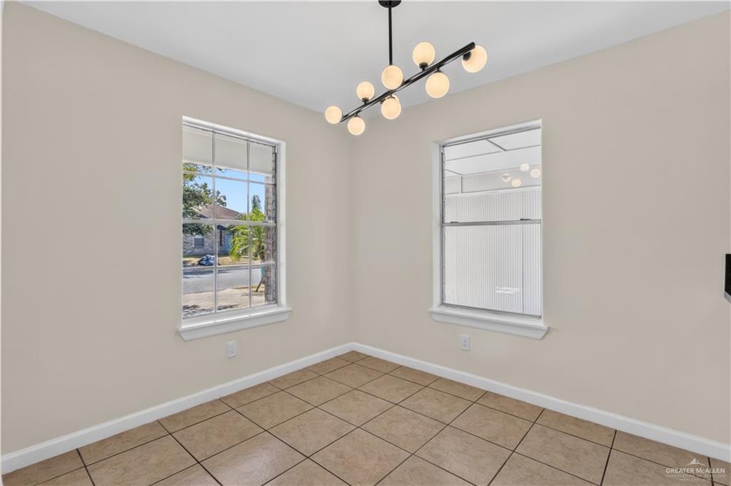 Photo 6 of 806 Falcon Avenue