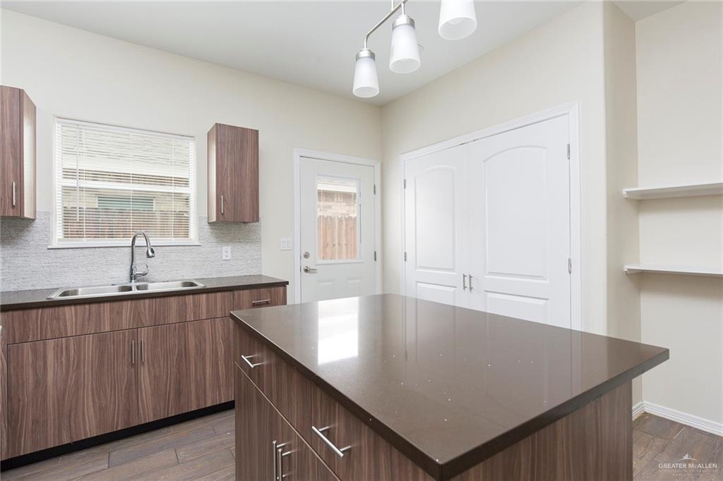 Photo 6 of 1706 Cortlandt Street