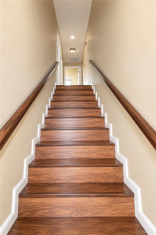 Photo 6 of 1208 Pineridge Avenue