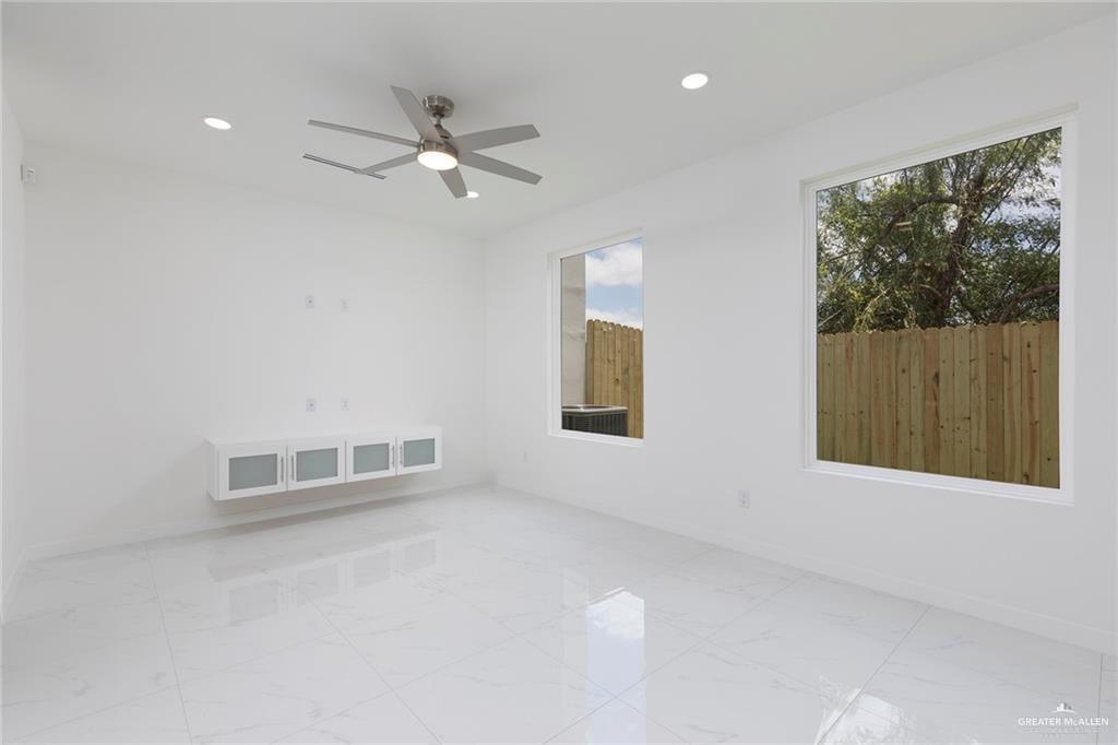 Photo 5 of 1910 Sunset Drive